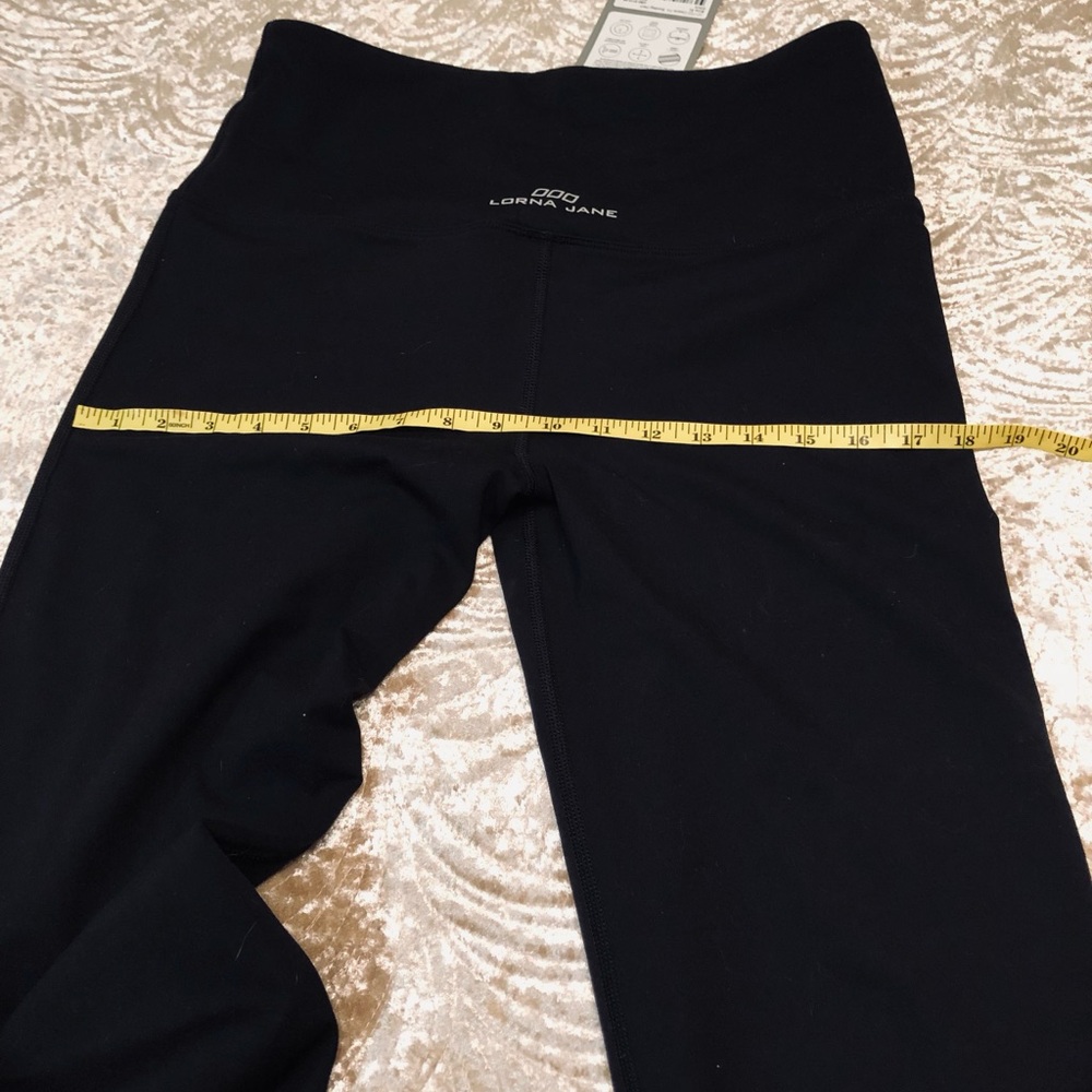 NWT LORNA JANE “Desire” Active stretch pants, flared at ankle. No flaws. - Picture 6 of 11